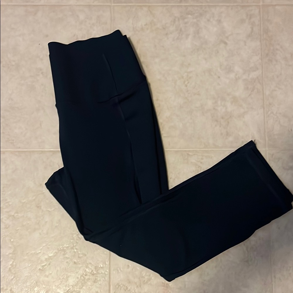 GAP Navy Women's Athletic Crop leggings